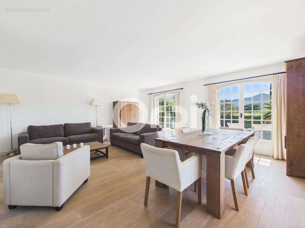 Maison à MANDELIEU-LA-NAPOULE