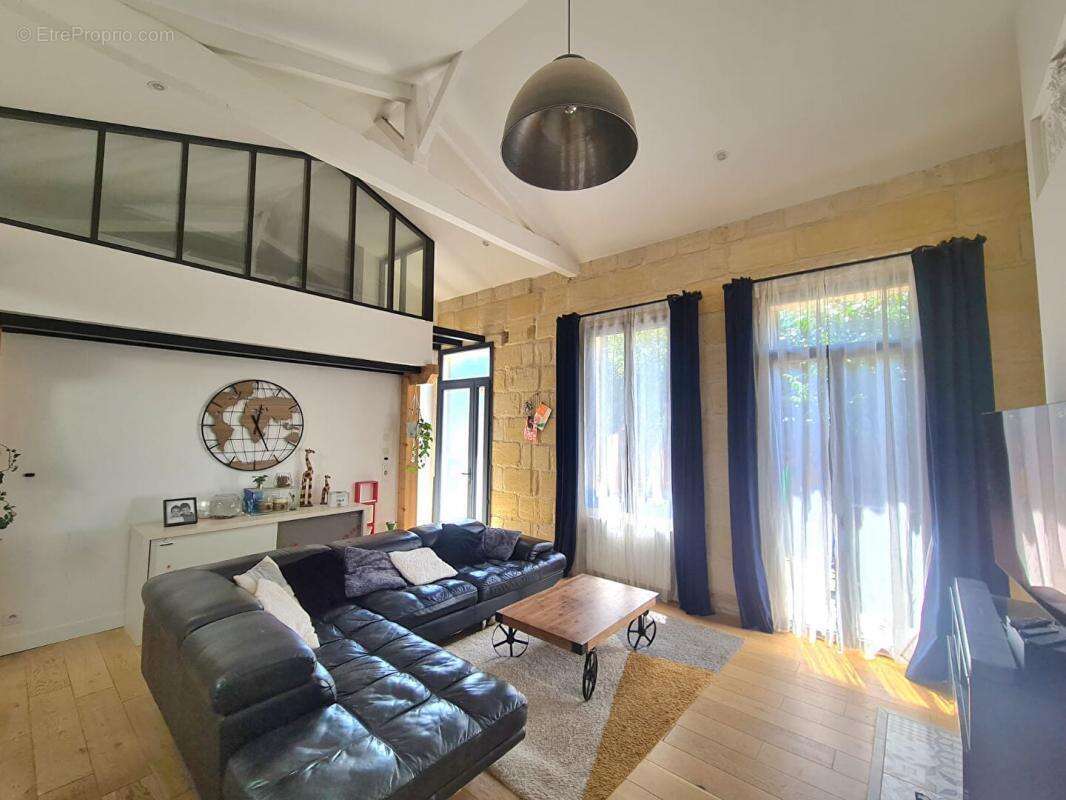 Maison à VILLENAVE-D&#039;ORNON