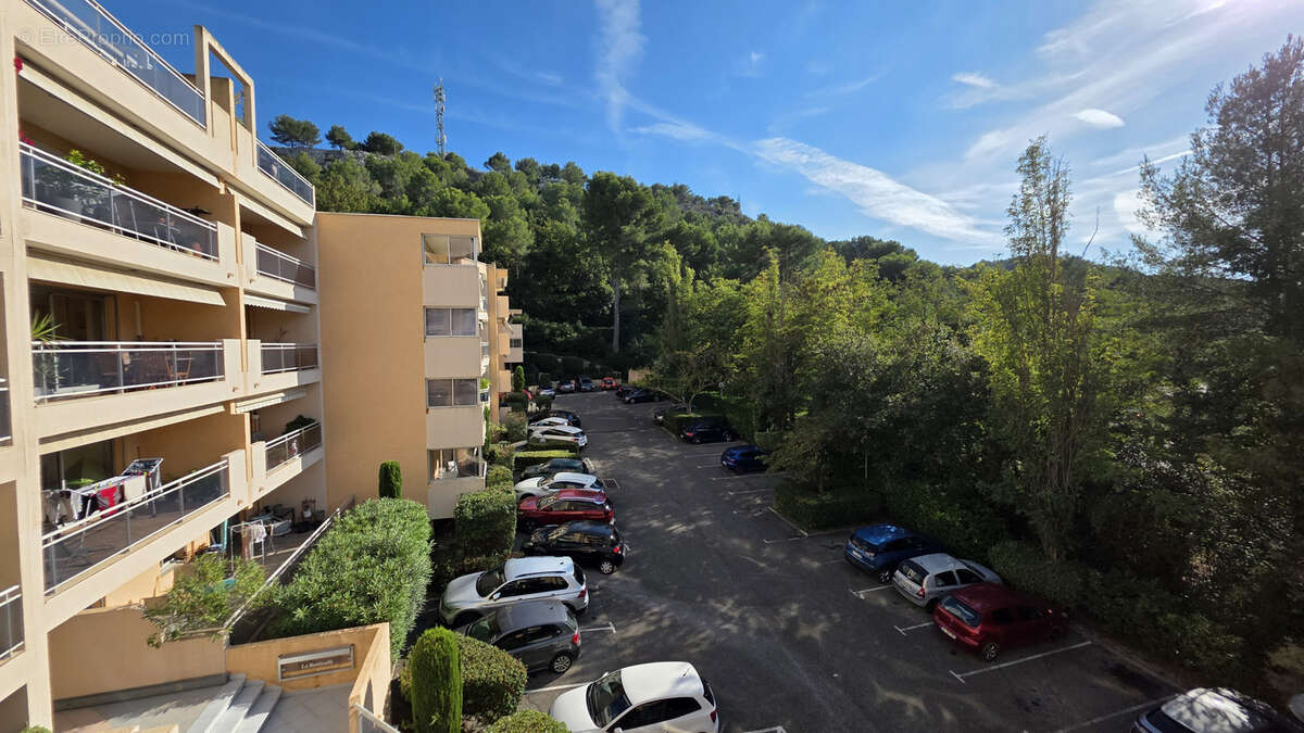 Autre à CARNOUX-EN-PROVENCE