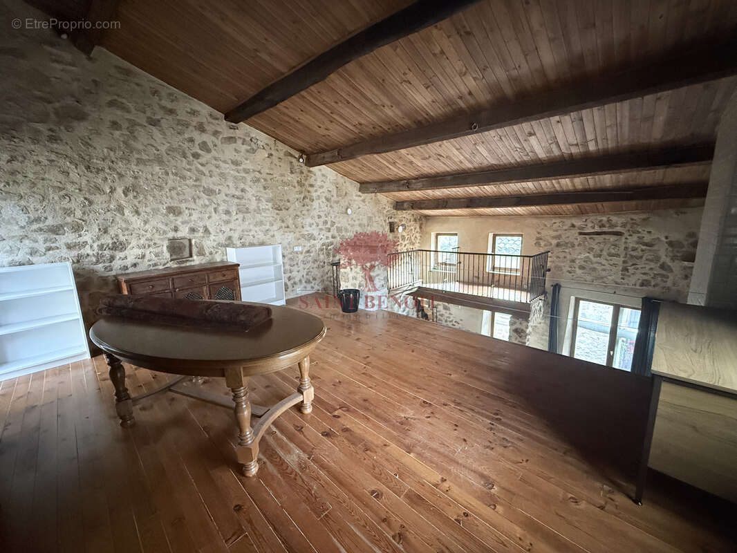 Maison à SAINT-GUILHEM-LE-DESERT