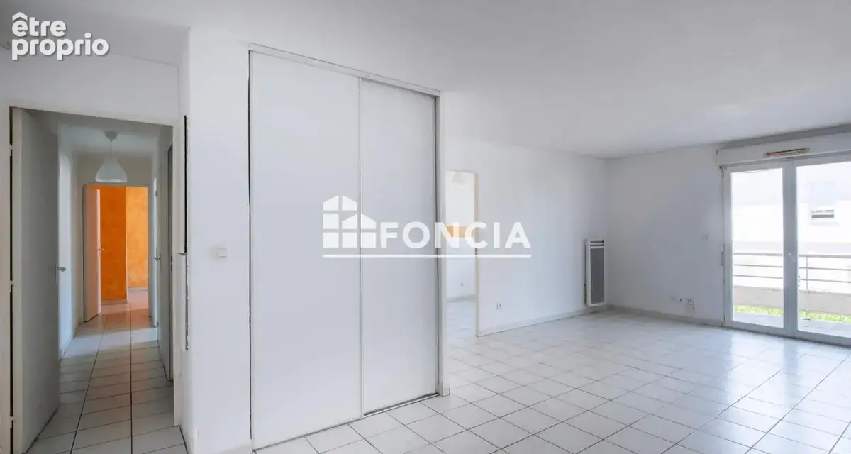 Miramas quartier des Chirons , appartement de type 3 Bis , terrasse et parking - photo 1