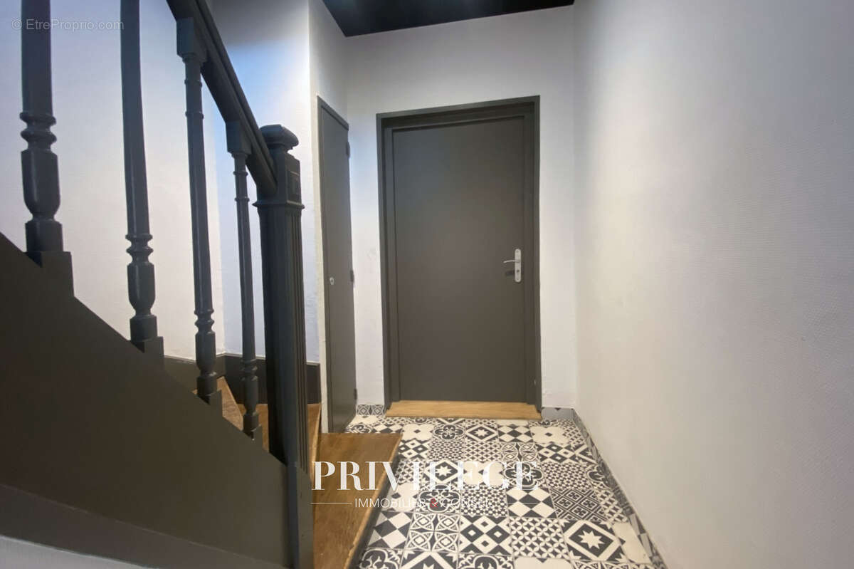 Appartement à CHARBONNIERES-LES-BAINS