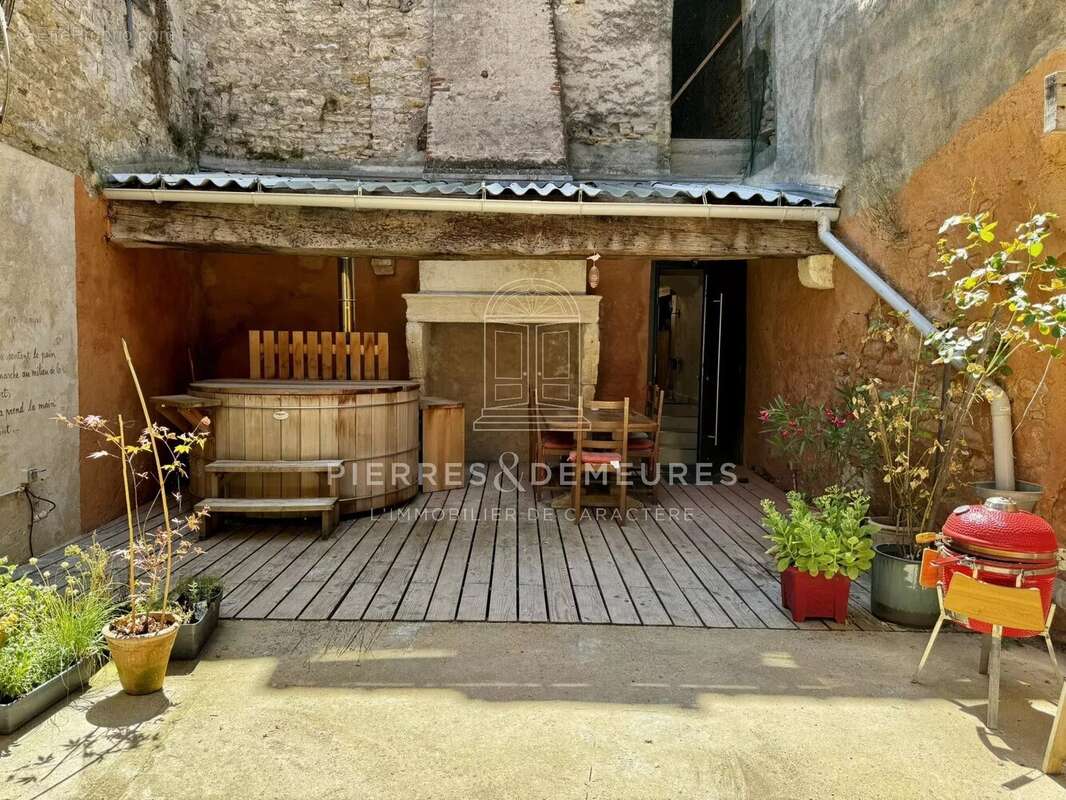 Maison de charme du XVIIe siècle avec 4 suites et bain nordique à La Charité-sur-Loire - photo 8