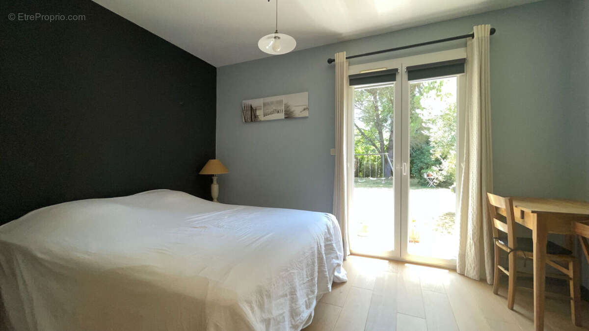 Maison 5 chambres avec studio indépendant, piscine, carport... - photo 9