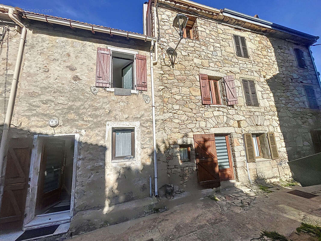 Maison à UCCIANI