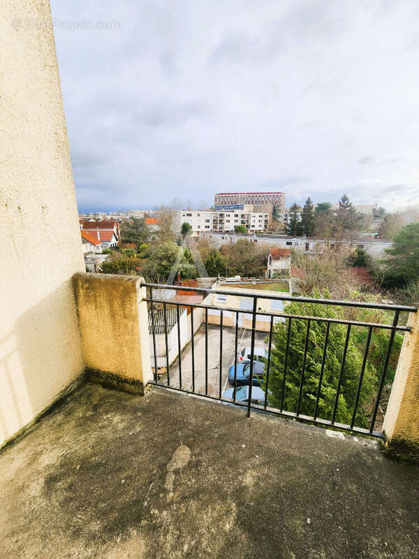 Appartement à FRESNES