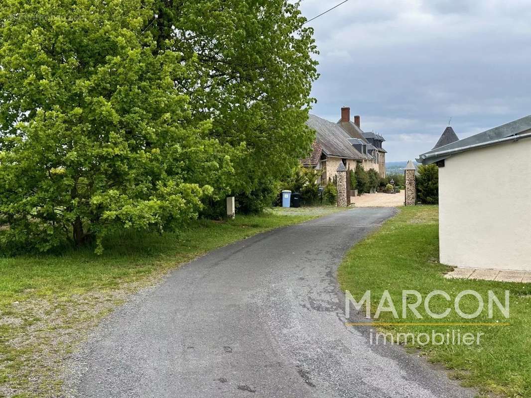 Maison à DUN-LE-PALESTEL