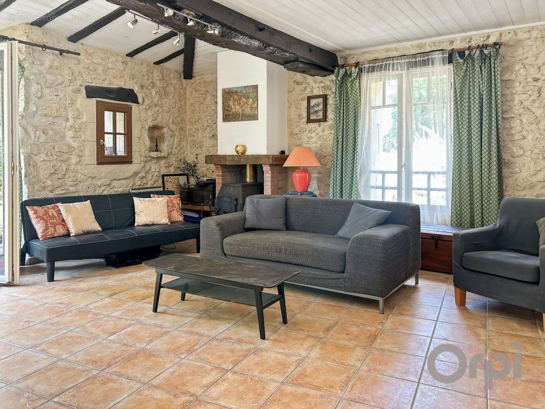 Maison de village en pierre avec deux chambres et jardin - photo 6