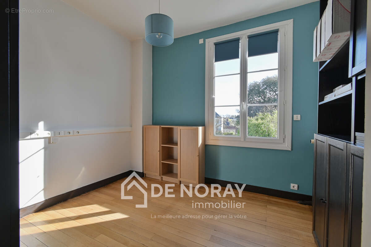 Maison à SAINT-CYR-SUR-LOIRE