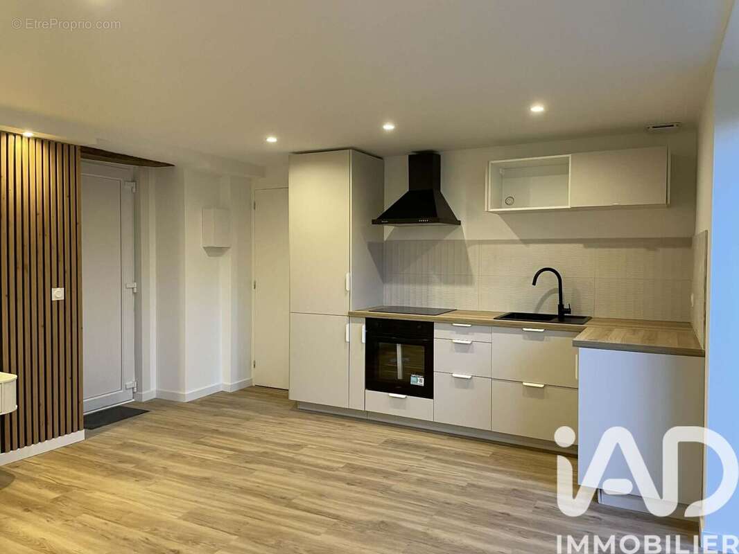 Photo 2 - Appartement à EQUEURDREVILLE-HAINNEVILLE