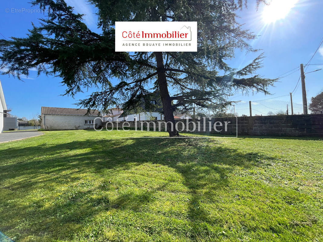 Terrain à SAINT-AIGNAN-GRANDLIEU