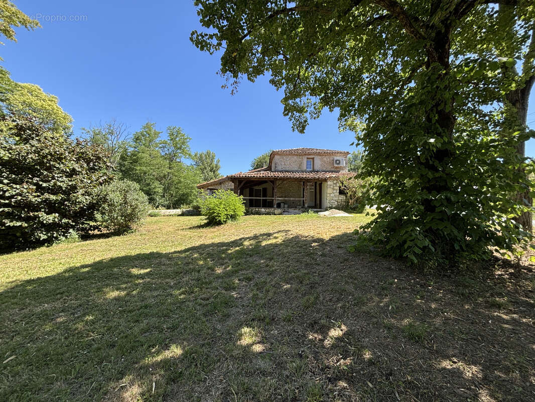 Maison à ALLEZ-ET-CAZENEUVE