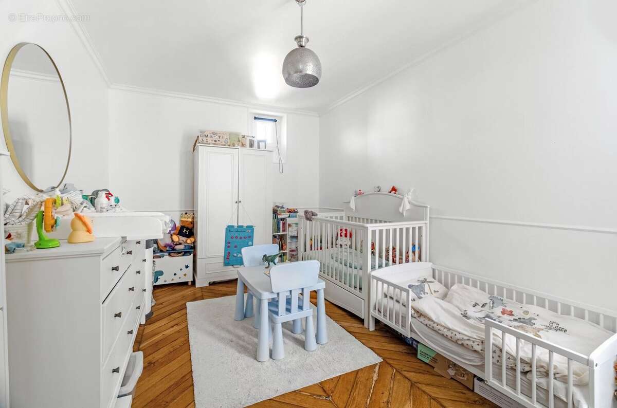 Appartement à LEVALLOIS-PERRET