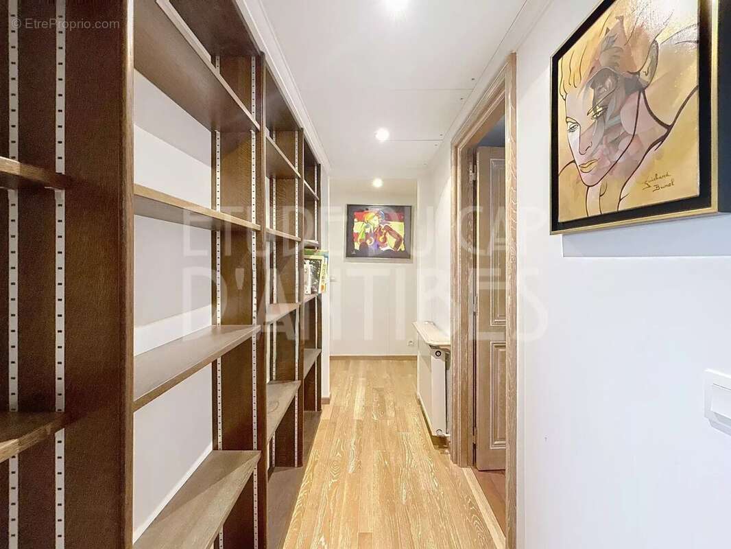 Maison à ROQUEBRUNE-SUR-ARGENS