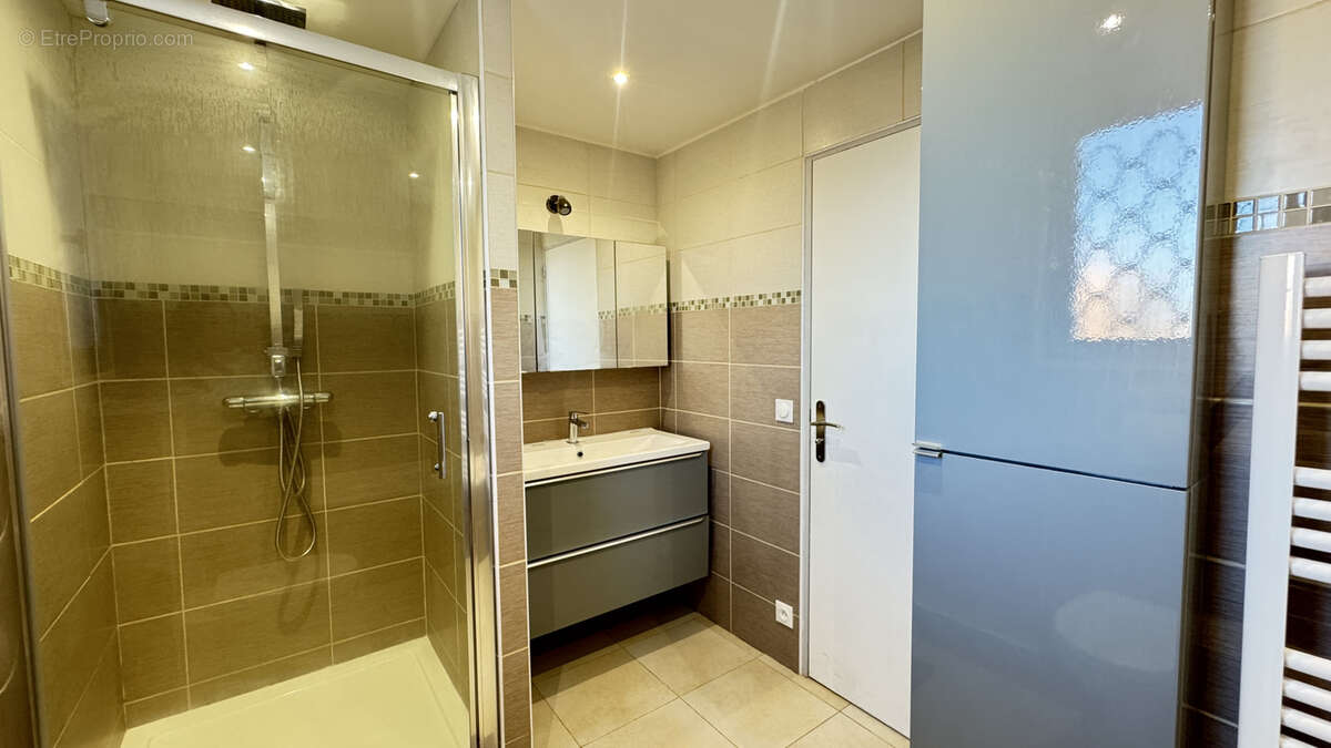 Maison à SAINT-LAURENT-DE-LA-SALANQUE