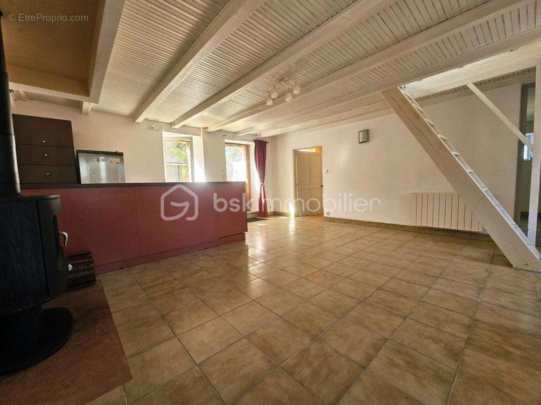 Maison en pierres 90m² - 4 chambres avec jardin Sud et dépendances - Saint-Dolay - photo 3