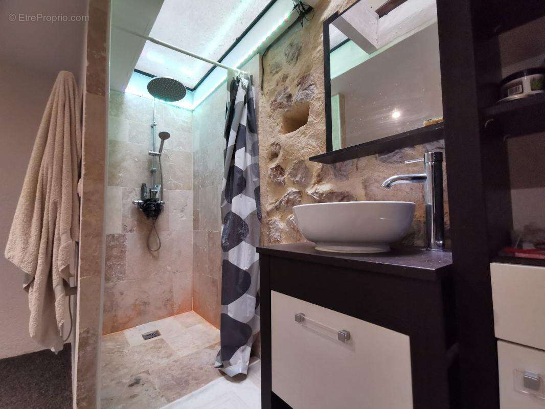 Appartement à SAINT-MAXIMIN-LA-SAINTE-BAUME