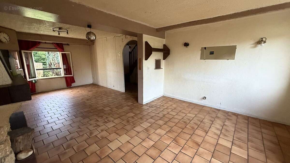 59283158c.jpg - Maison à SAINTE-GENEVIEVE