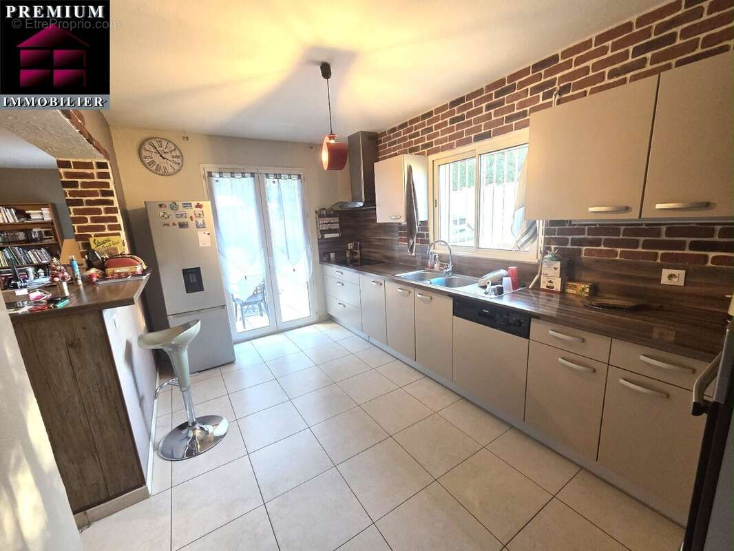 Maison à SAINT-ESTEVE