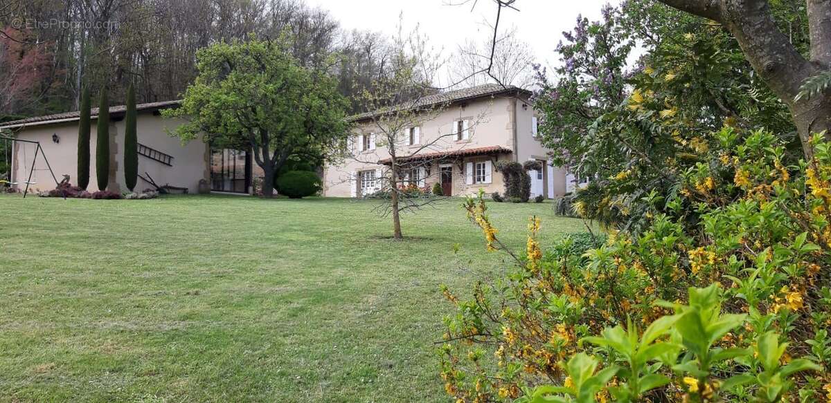 Maison à HAUTERIVES