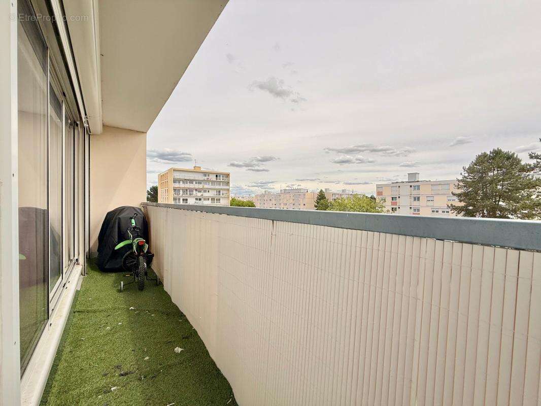 Appartement T4 - 2 chambres - balcon et parking privatif - photo 6