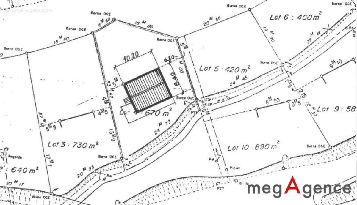Terrain à CHATEAU-BERNARD
