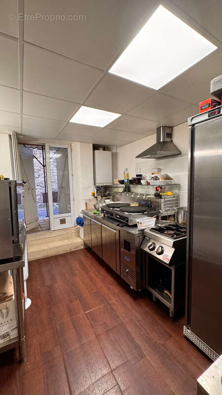 Commerce à LA COLLE-SUR-LOUP