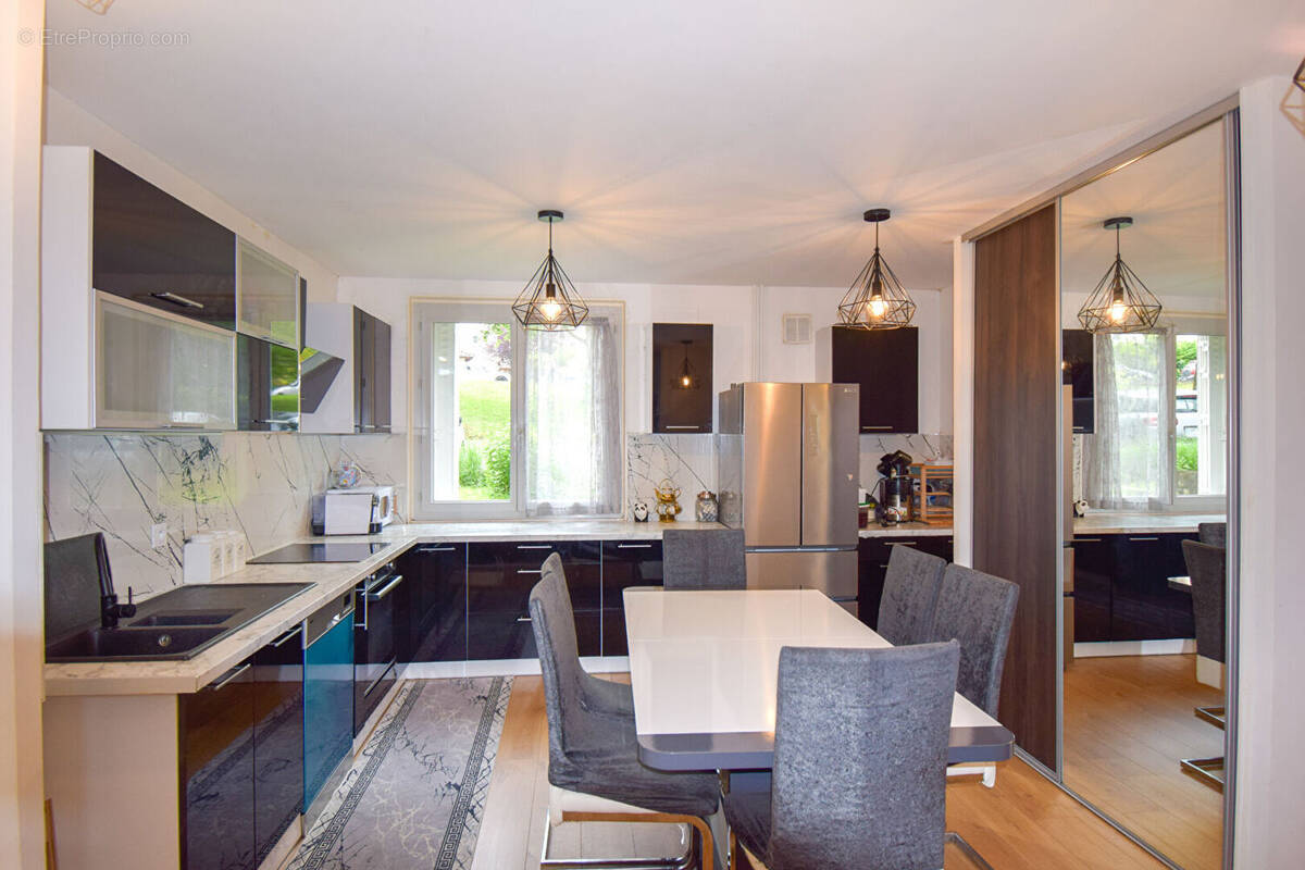 Appartement à LYON-9E
