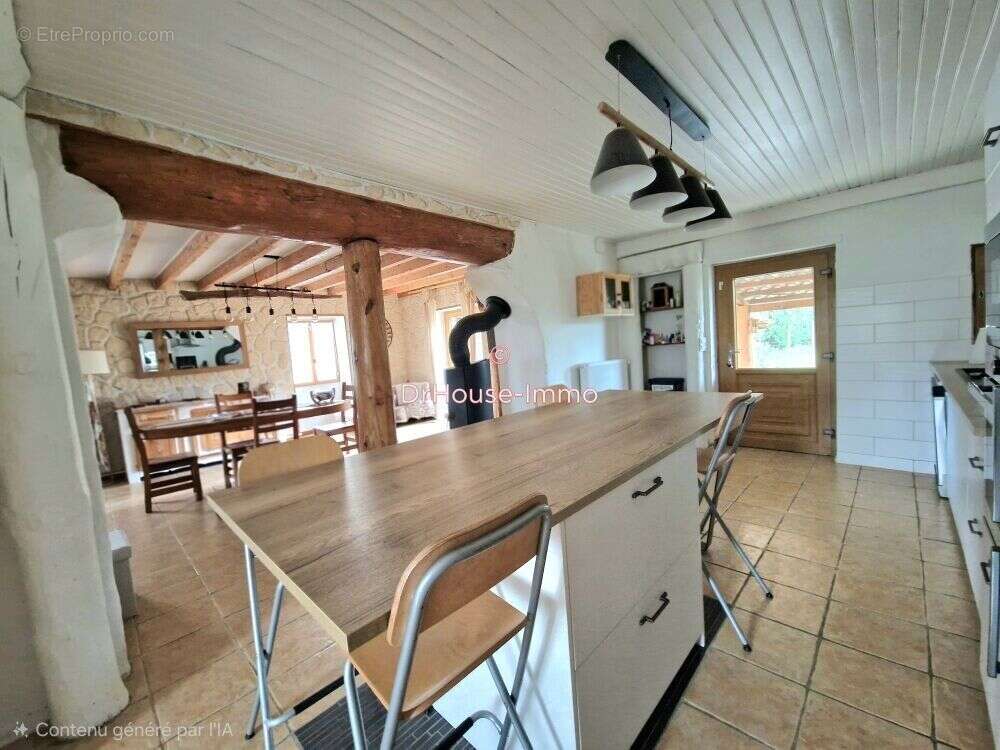 Maison à GEYSSANS