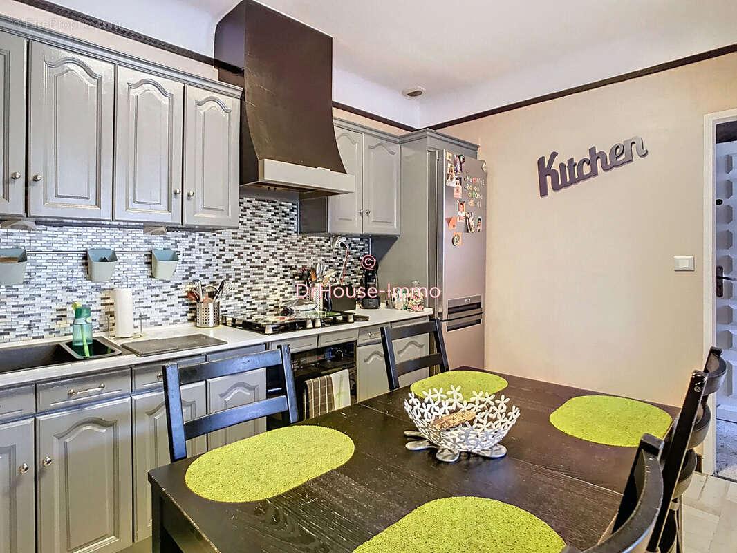 Maison à SAINT-VICTORET