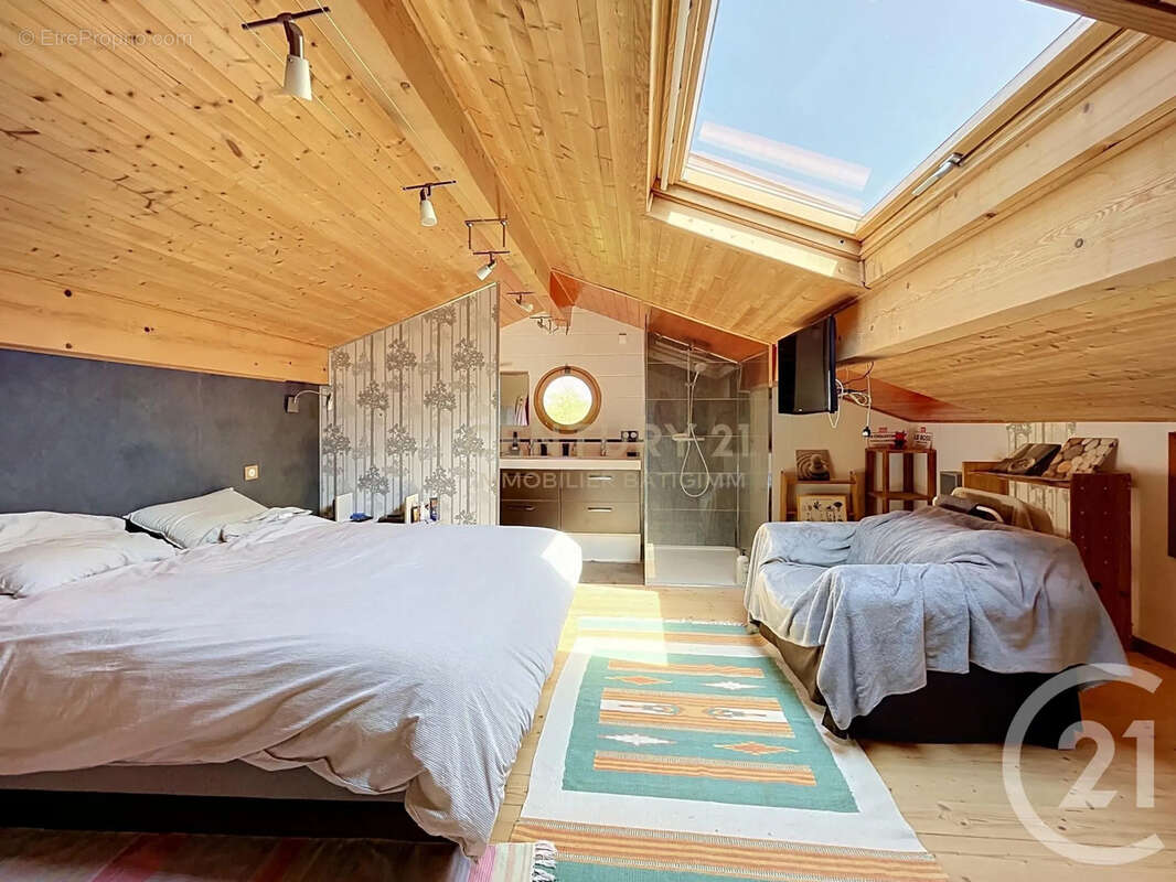 Maison 157 m² à L'isle-D'abeau  - photo 5