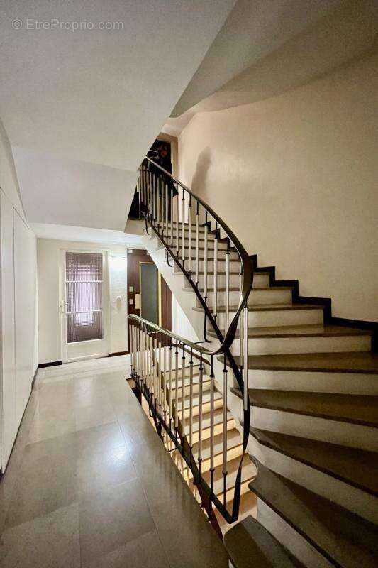 Appartement à LEVALLOIS-PERRET