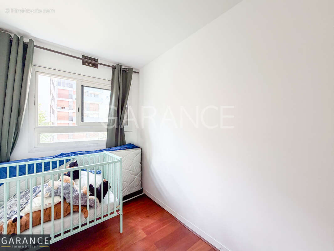 Appartement à PARIS-14E