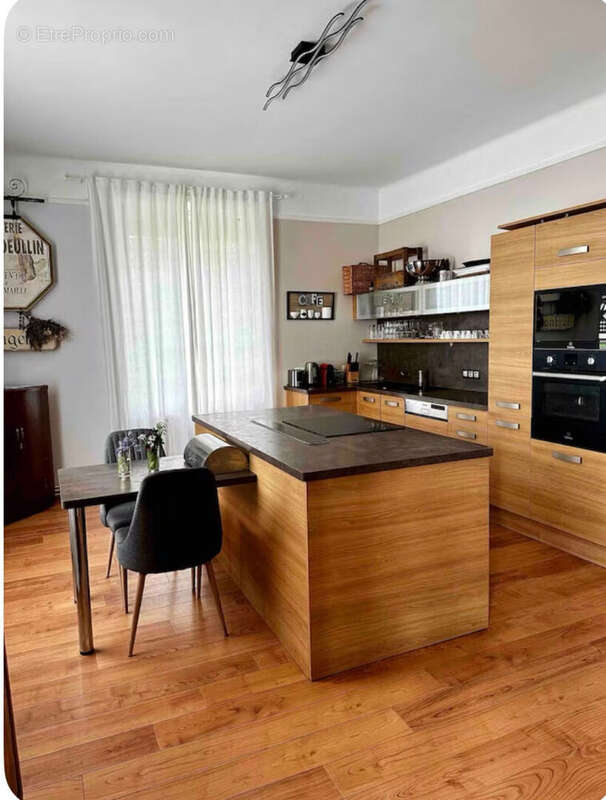 Appartement à REVILLE