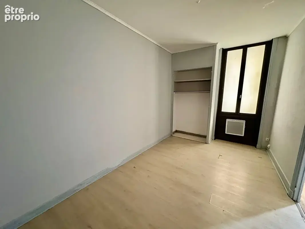 Immeuble de rapport - 3 appartements  + Une maison avec cour et garage - photo 8