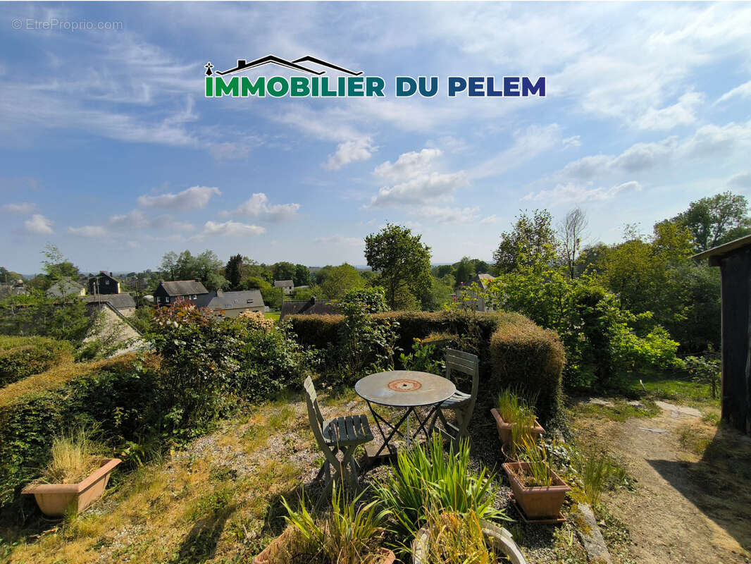 Maison à SAINT-NICOLAS-DU-PELEM