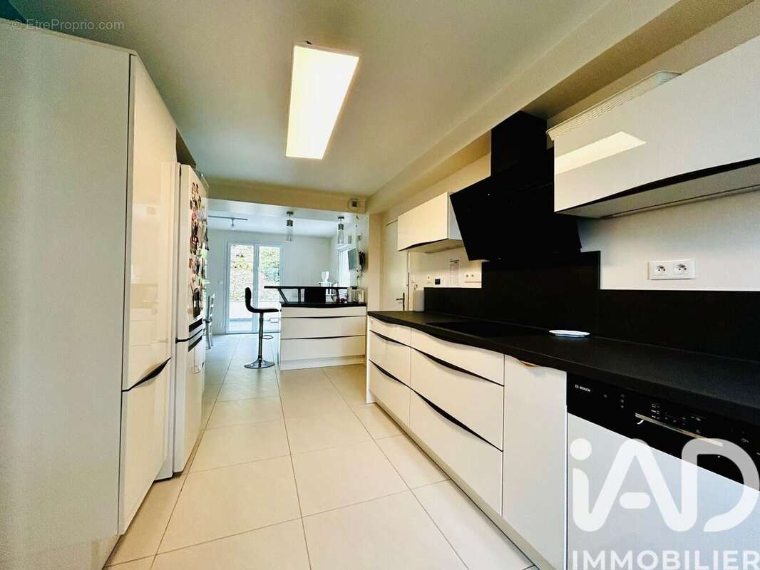 Photo 5 - Maison à BURES-SUR-YVETTE