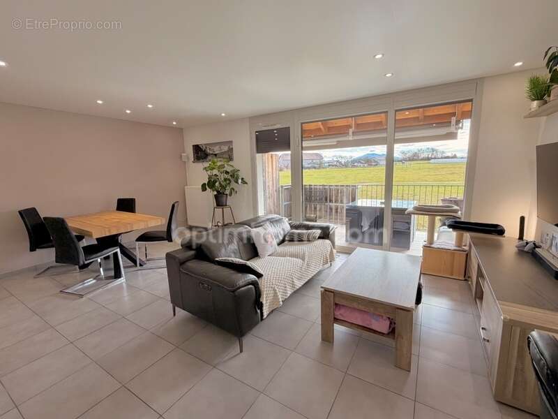 Appartement à CUVAT