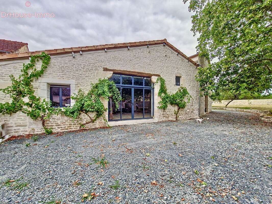 Maison à PRAHECQ