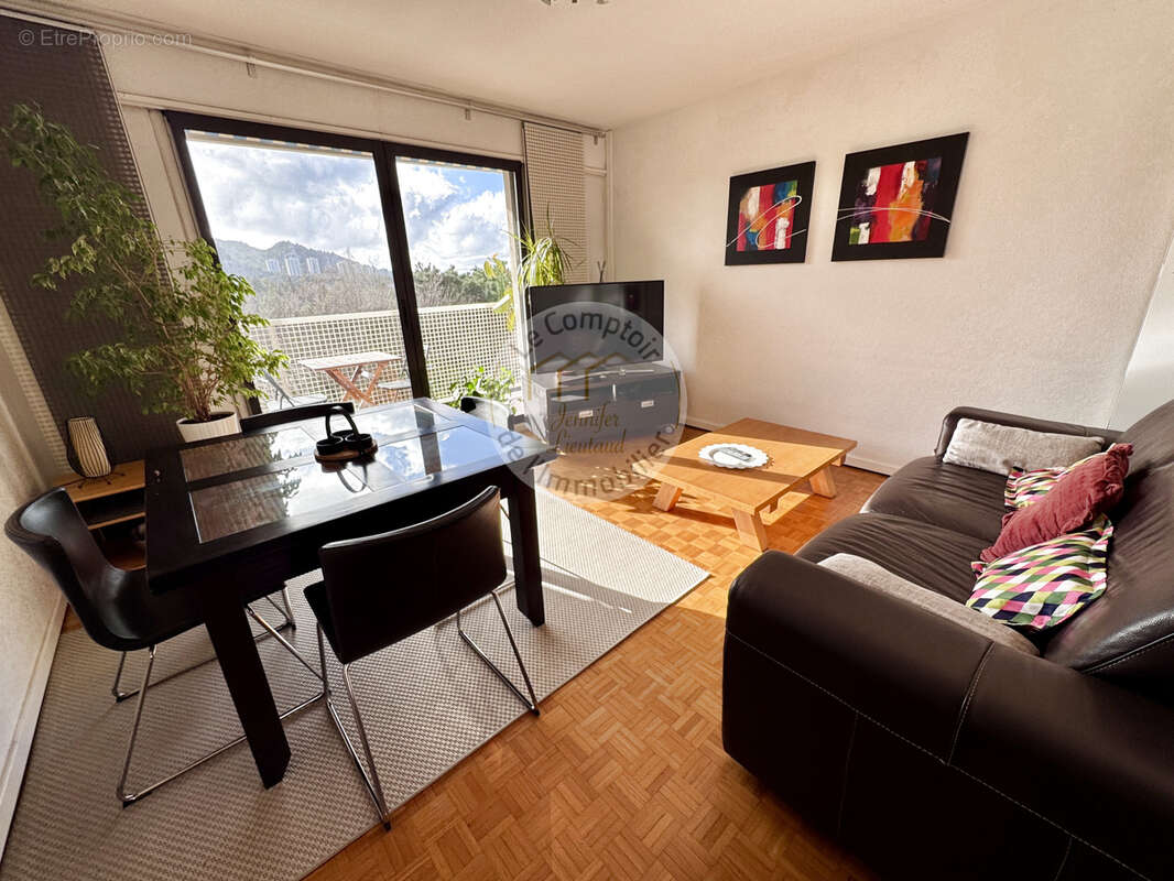 Appartement à MARSEILLE-9E