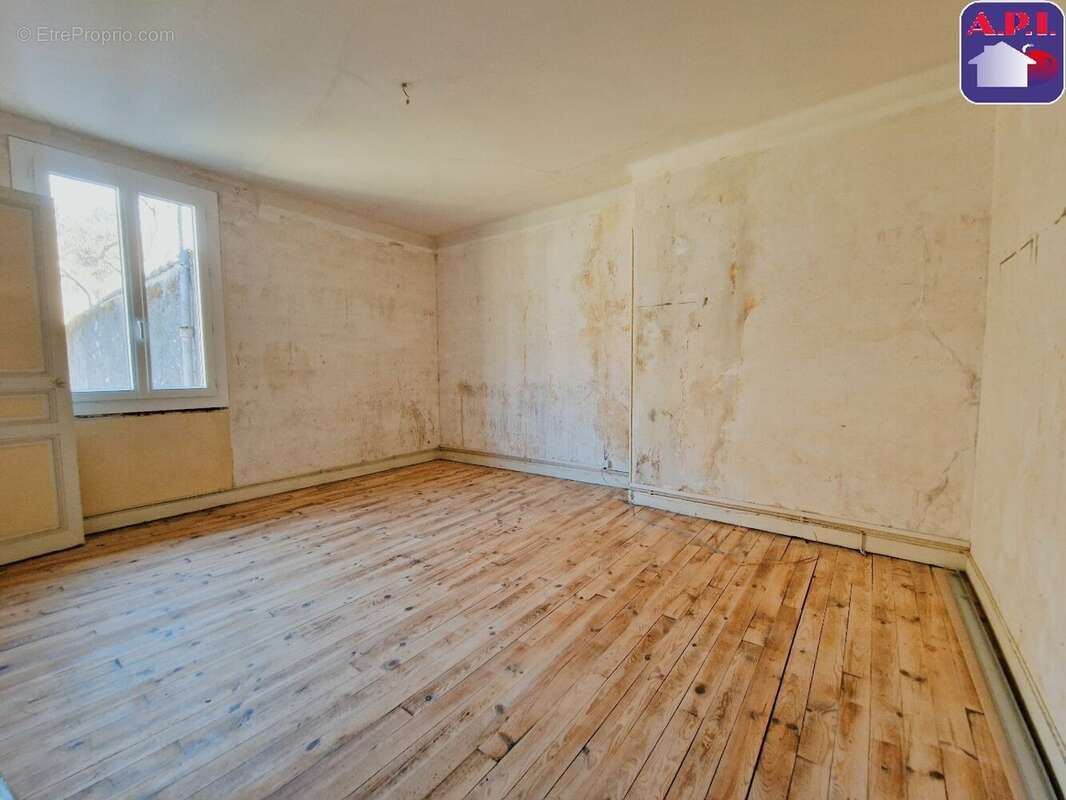 Maison à CAPOULET-ET-JUNAC