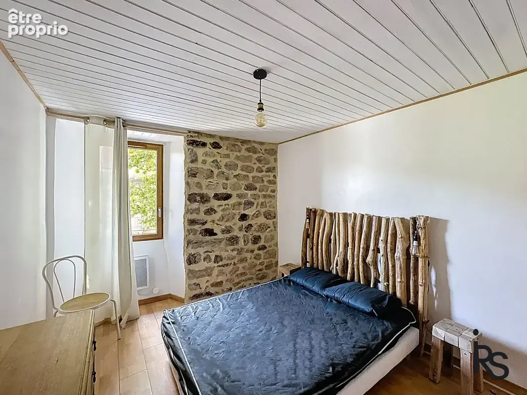 Maison de village avec un gîte, une petite cour et deux terrasses - photo 9