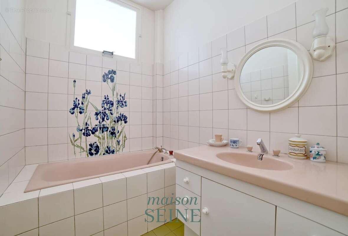 Appartement à NEUILLY-SUR-SEINE