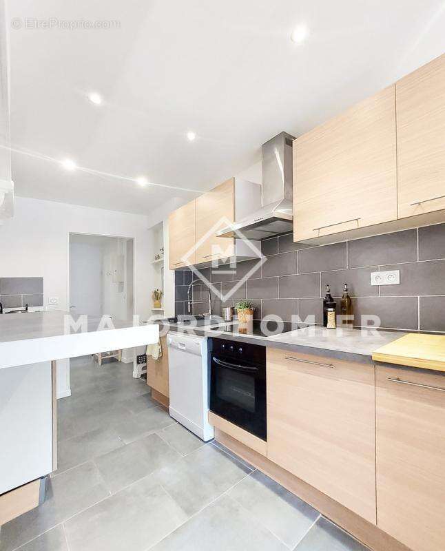 Appartement à MARSEILLE-6E