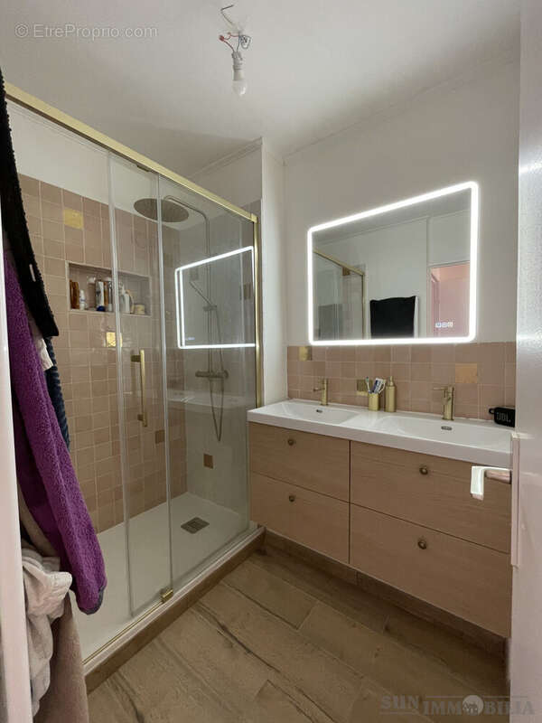 Appartement 78 m² à Saint-Laurent-Du-Var  - photo 7