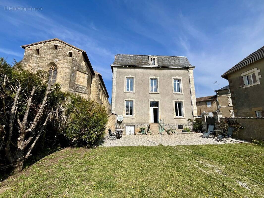 Maison à PRESSAC