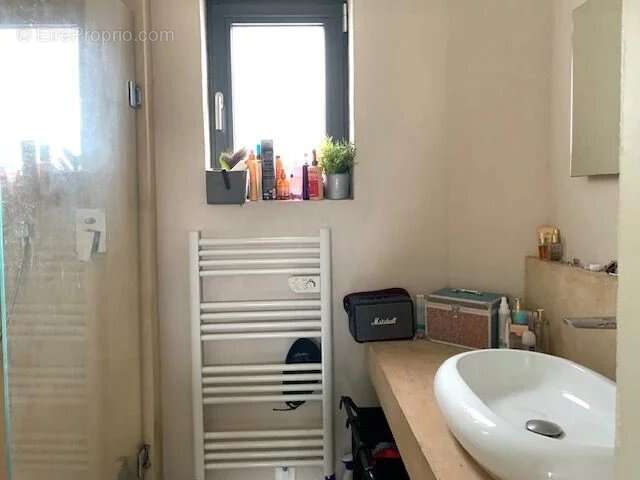 Appartement à LESPINASSE