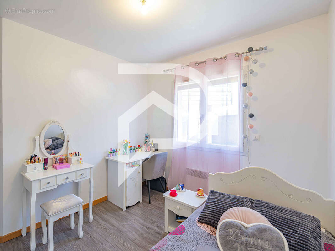 Maison à OS-MARSILLON