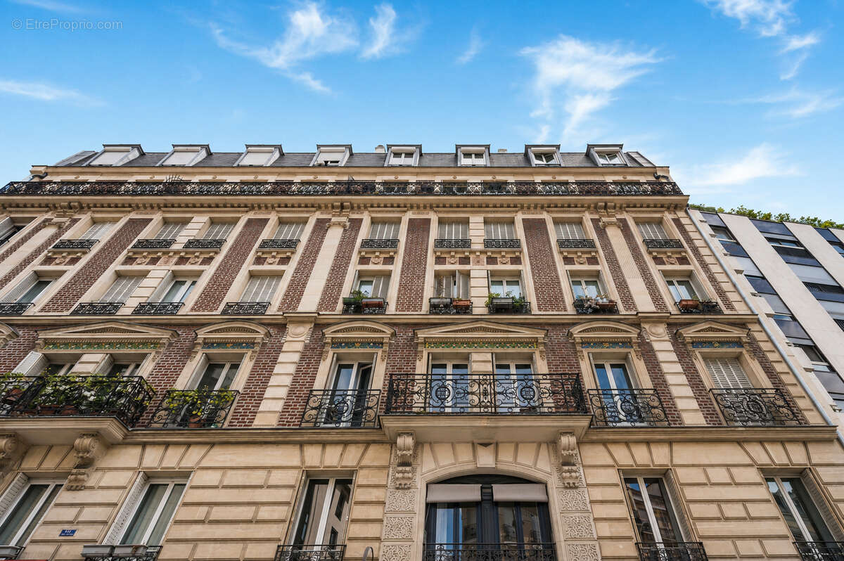 Appartement à PARIS-14E