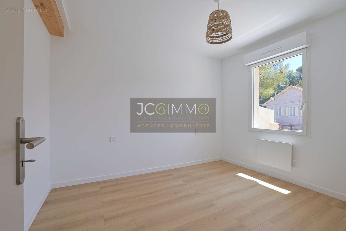 Duplex T4 entièrement rénové avec terrasse ! - photo 15